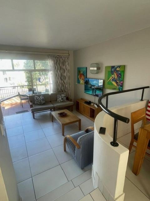 B5 Salamander Apartment